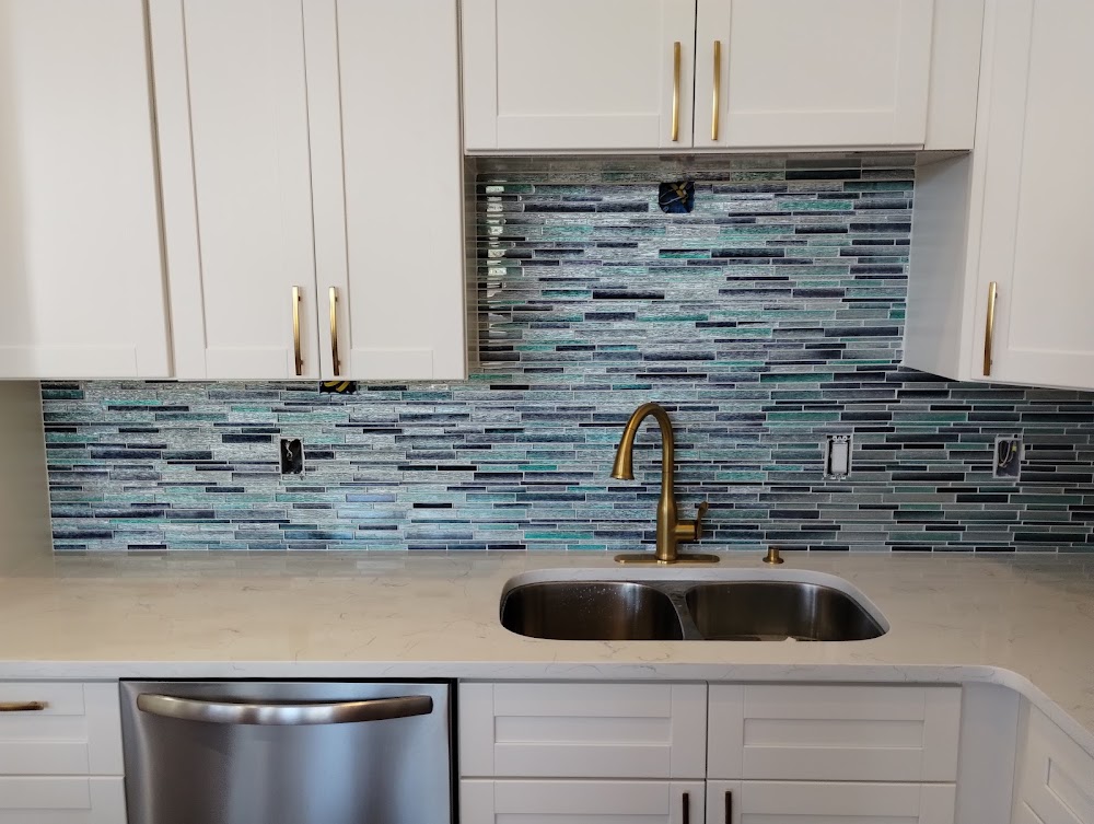 Finished kitchen backsplash and counters